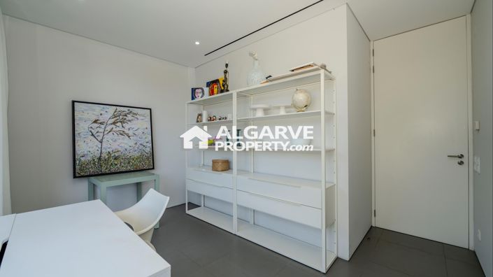 Image No.17-6 Bed Villa for sale