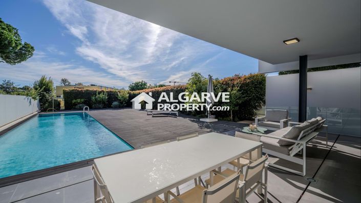 Image No.25-6 Bed Villa for sale