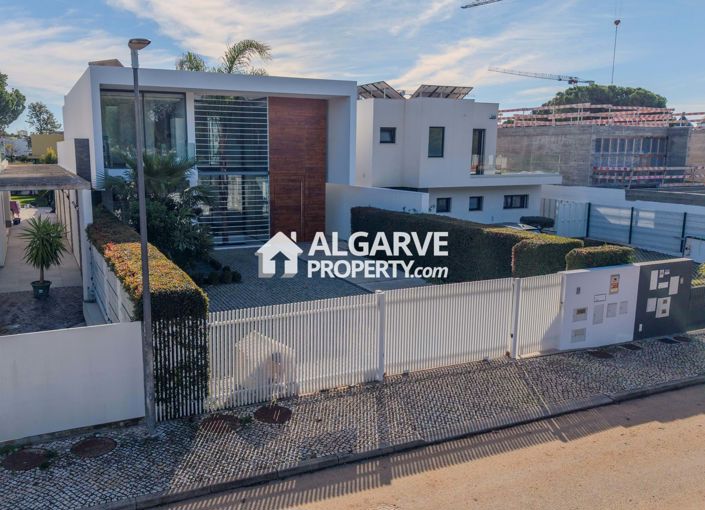 Image No.31-6 Bed Villa for sale