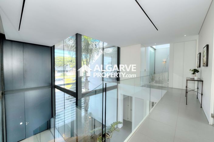 Image No.44-6 Bed Villa for sale