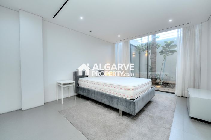 Image No.48-6 Bed Villa for sale