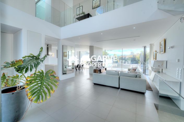 Image No.7-6 Bed Villa for sale