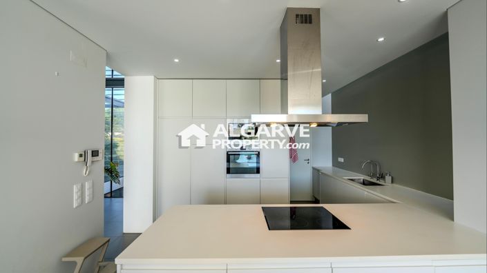 Image No.10-6 Bed Villa for sale