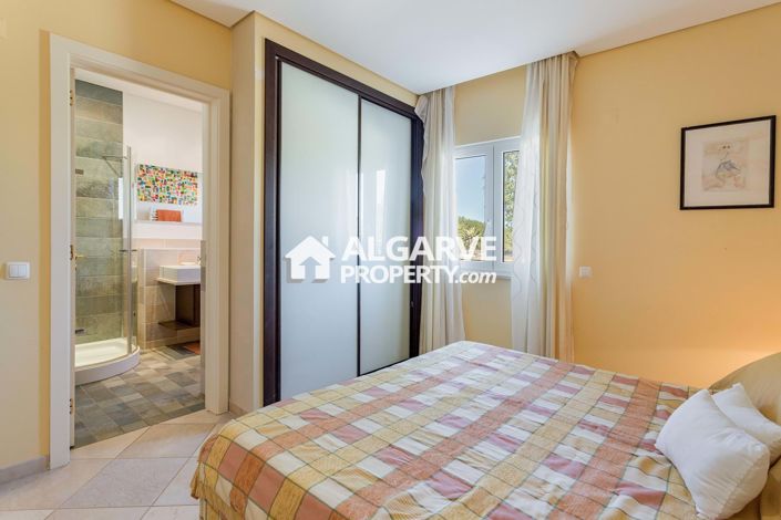 Image No.19-4 Bed Villa for sale