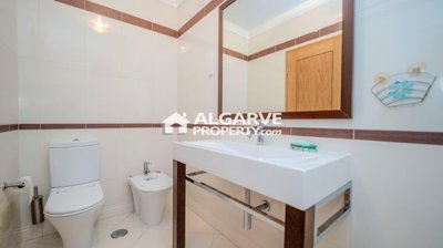 3-12190-78d1f4f8b6655591b02d22fabb36a692d73cc