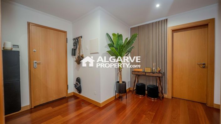 Image No.18-3 Bed Apartment for sale