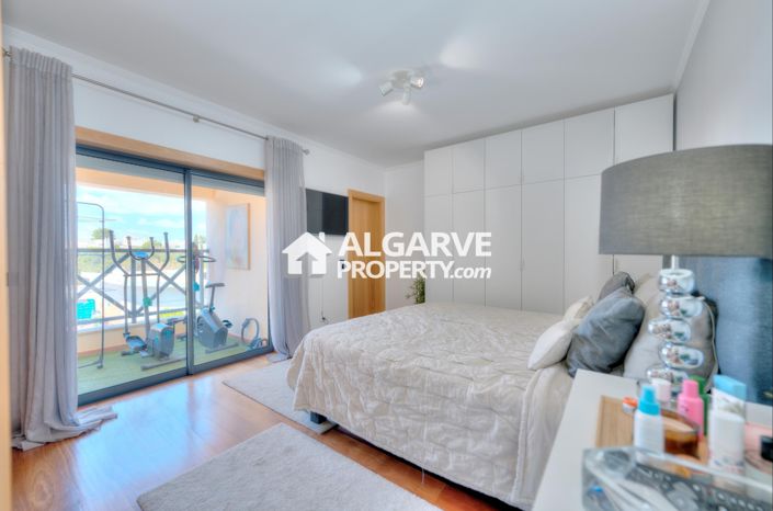 Image No.4-3 Bed Apartment for sale