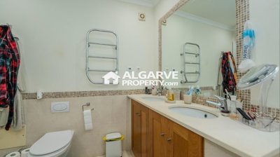 3-12328-78d1f4f8b6655591b02d22fabb36a692d73cc