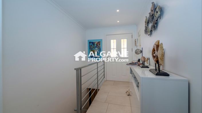 Image No.11-3 Bed Apartment for sale