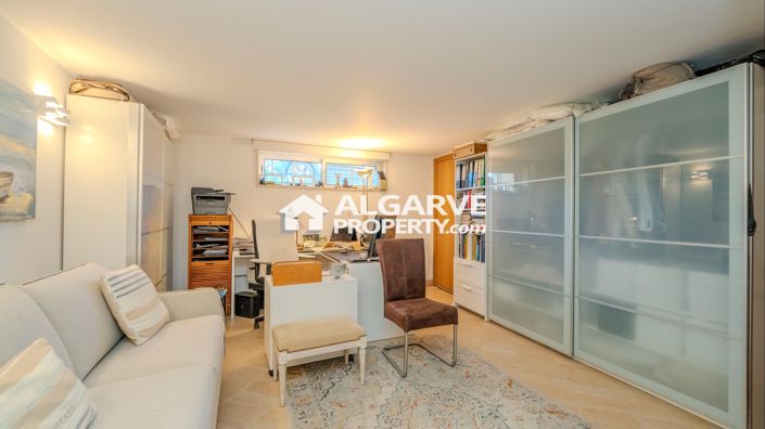 Image No.19-3 Bed Apartment for sale