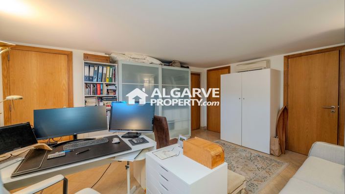 Image No.20-3 Bed Apartment for sale