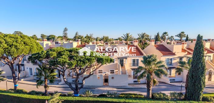 Image No.21-3 Bed Apartment for sale