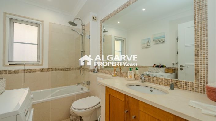 Image No.6-3 Bed Apartment for sale