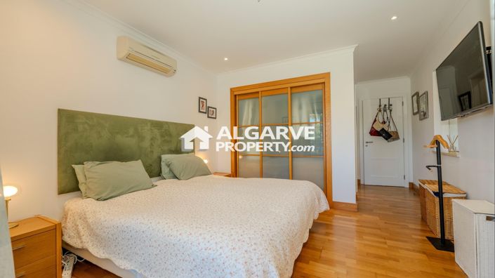 Image No.8-3 Bed Apartment for sale