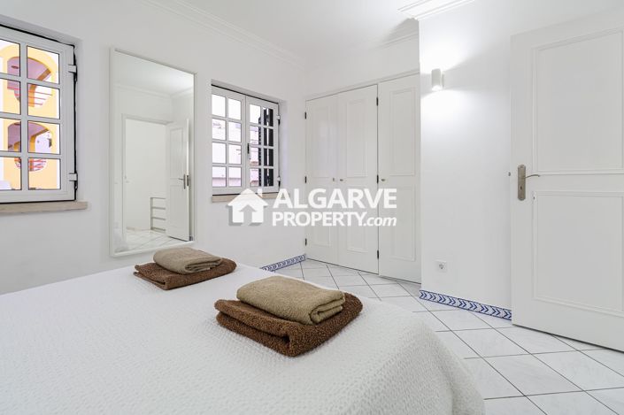 Image No.15-2 Bed Villa for sale