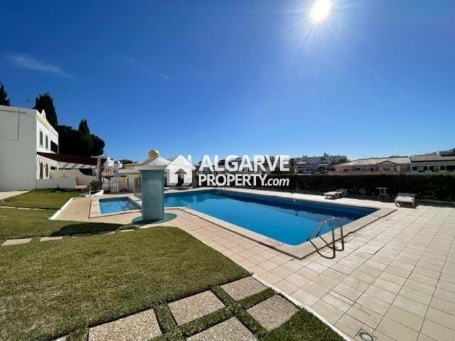 Image No.18-2 Bed Townhouse for sale