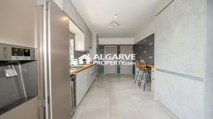 Image No.17-5 Bed Villa for sale