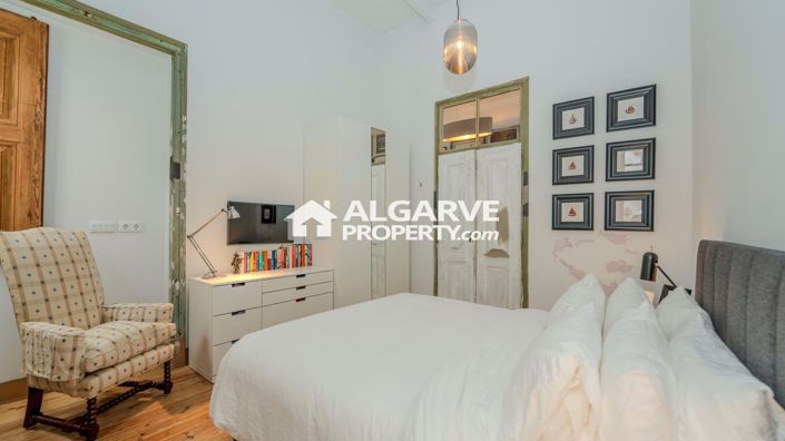 Image No.19-1 Bed Townhouse for sale