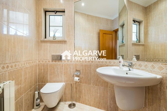 Image No.18-Villa de 4 chambres à vendre à Vilamoura