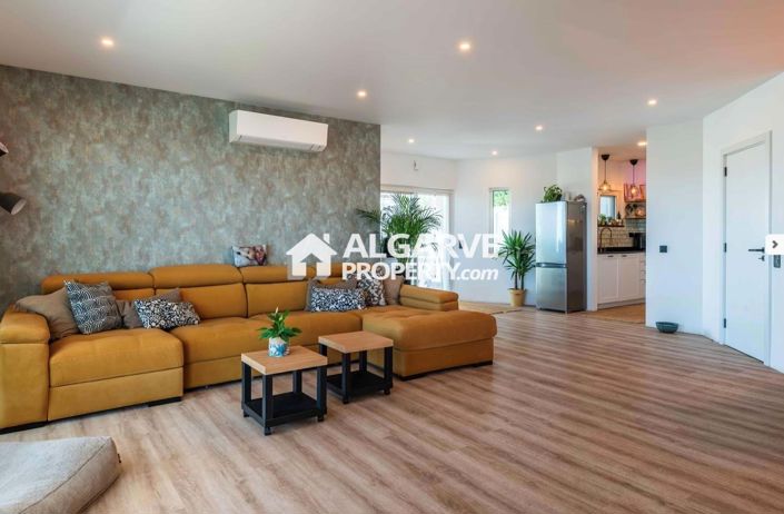 Image No.2-4 Bed Villa for sale