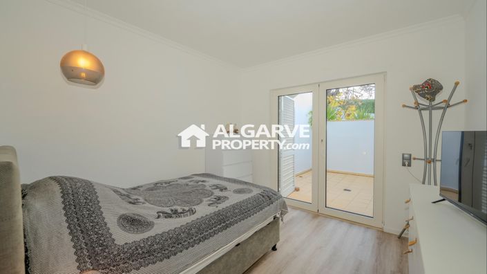 Image No.25-4 Bed Villa for sale