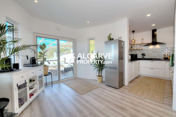 Image No.3-4 Bed Villa for sale