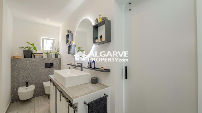 Image No.8-4 Bed Villa for sale