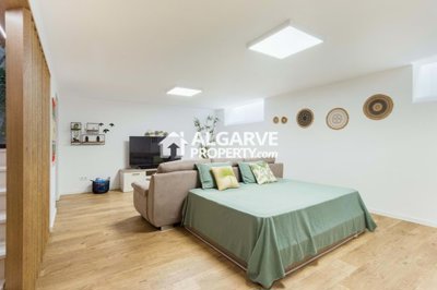 3-12327-78d1f4f8b6655591b02d22fabb36a692d73cc