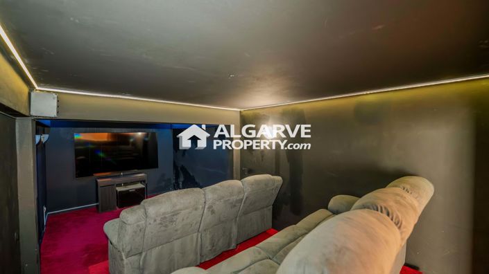 Image No.49-5 Bed Villa for sale