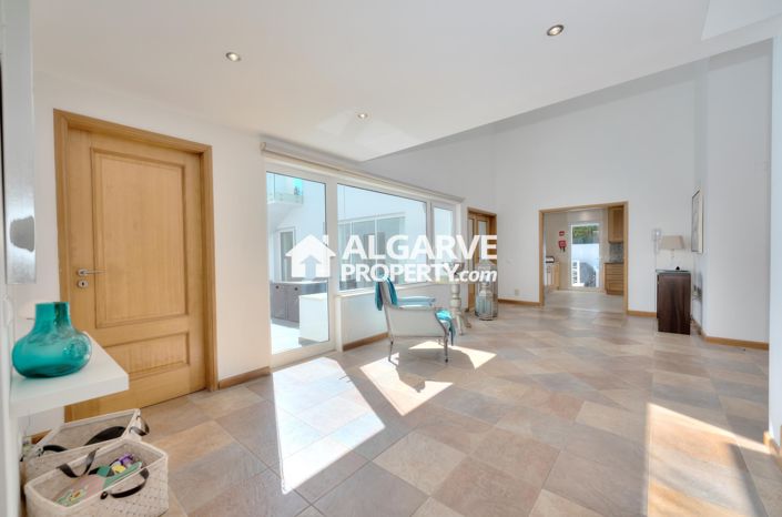 Image No.6-5 Bed Villa for sale