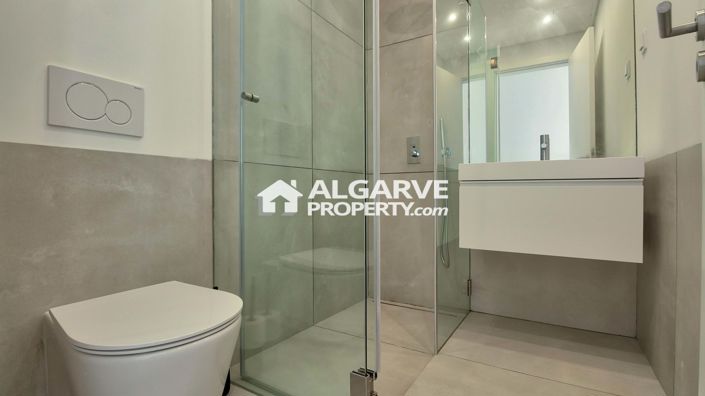 Image No.12-3 Bed Apartment for sale