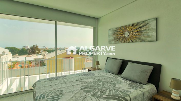 Image No.18-3 Bed Apartment for sale