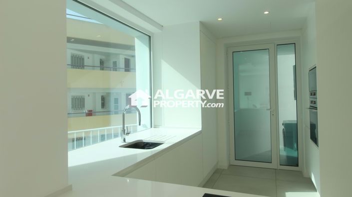 Image No.3-3 Bed Apartment for sale