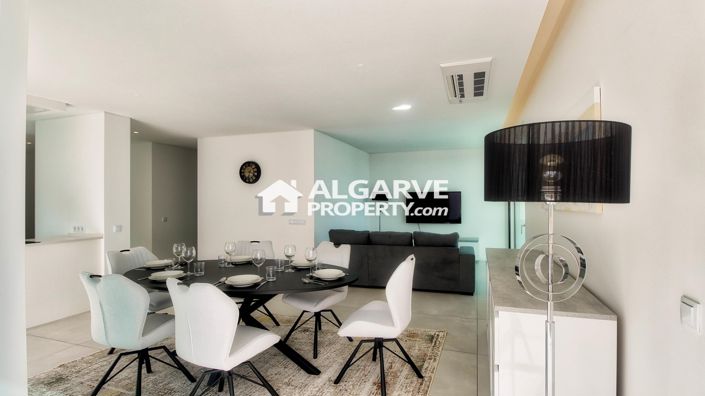 Image No.8-3 Bed Apartment for sale