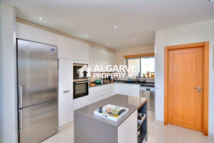 Image No.17-3 Bed Villa for sale