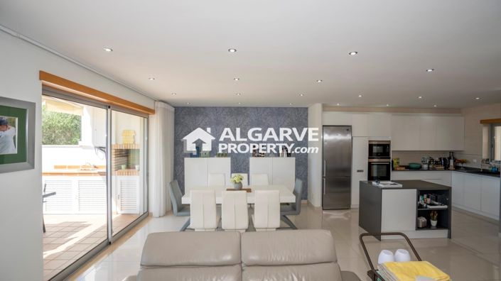 Image No.19-3 Bed Villa for sale