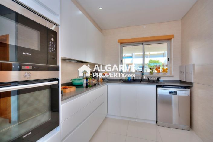 Image No.2-3 Bed Villa for sale