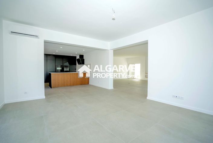 Image No.21-4 Bed Villa for sale