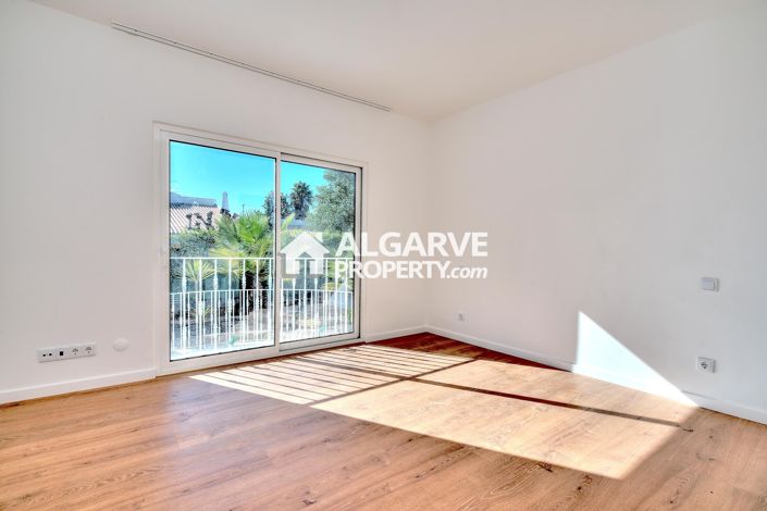 Image No.29-4 Bed Villa for sale