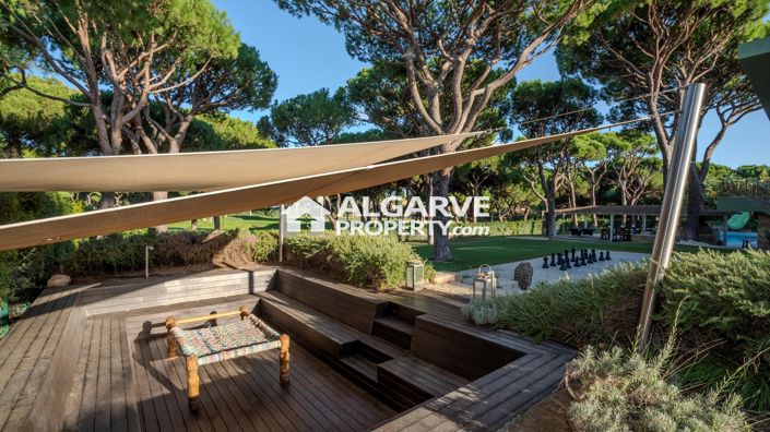 Image No.10-13 Bed Villa for sale