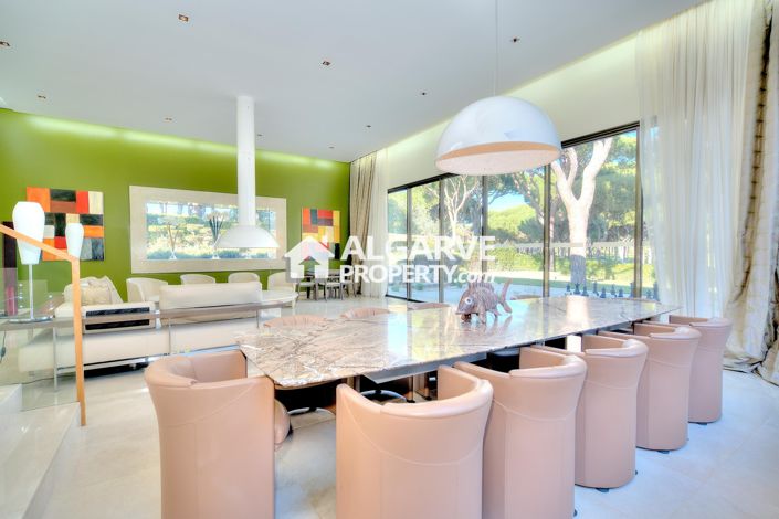 Image No.15-13 Bed Villa for sale