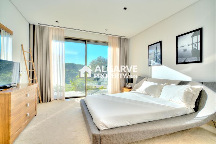 Image No.22-13 Bed Villa for sale