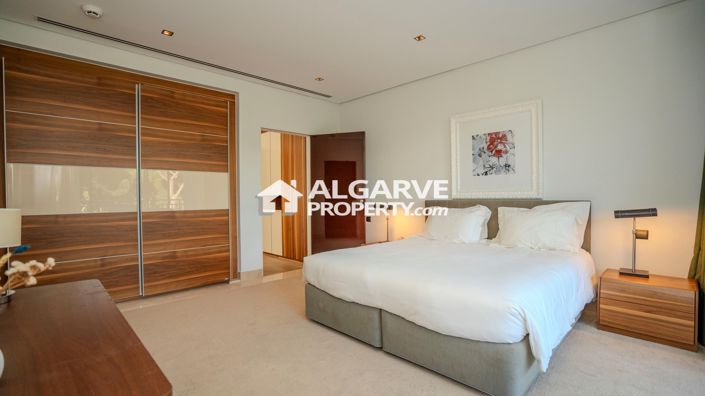 Image No.24-13 Bed Villa for sale