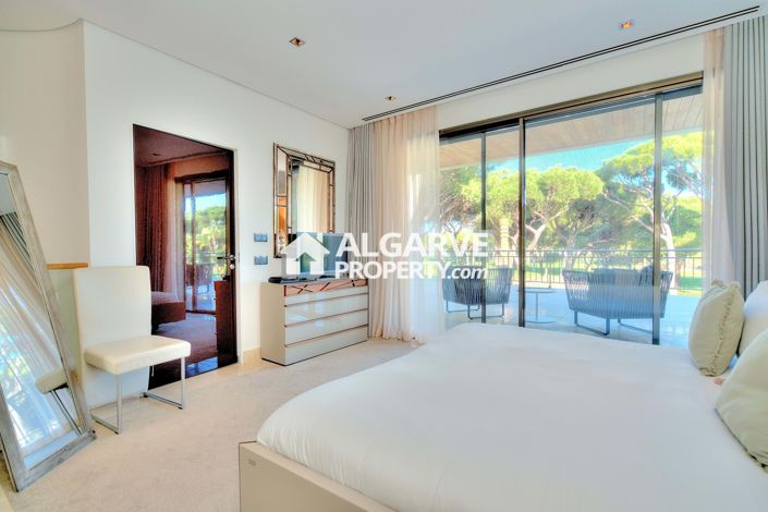 Image No.29-13 Bed Villa for sale