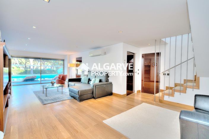 Image No.32-13 Bed Villa for sale