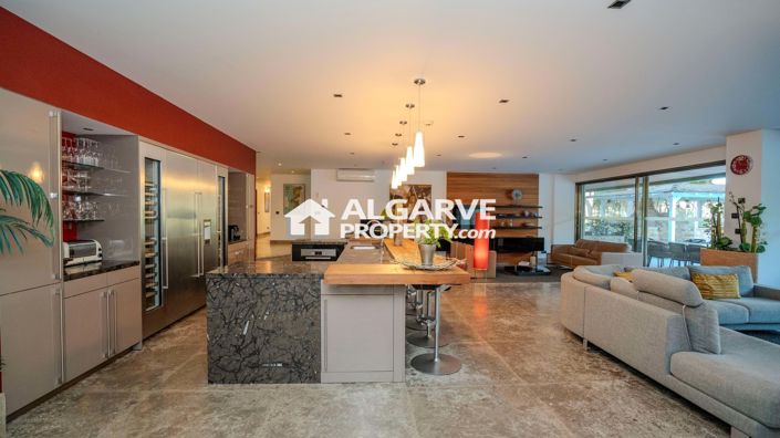 Image No.50-13 Bed Villa for sale