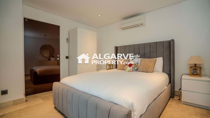 Image No.60-13 Bed Villa for sale