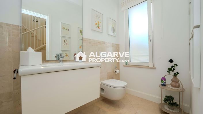 Image No.17-6 Bed Villa for sale