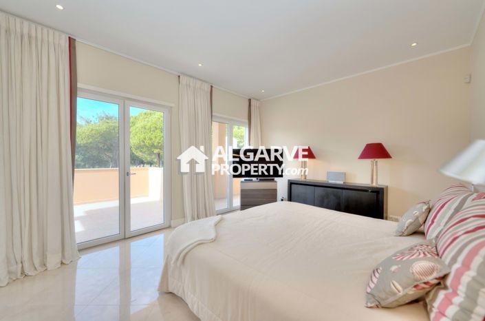 Image No.20-6 Bed Villa for sale