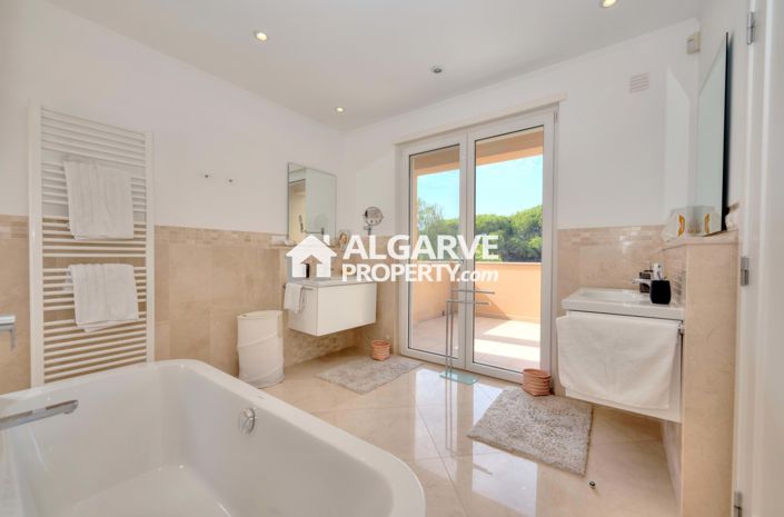 Image No.23-6 Bed Villa for sale